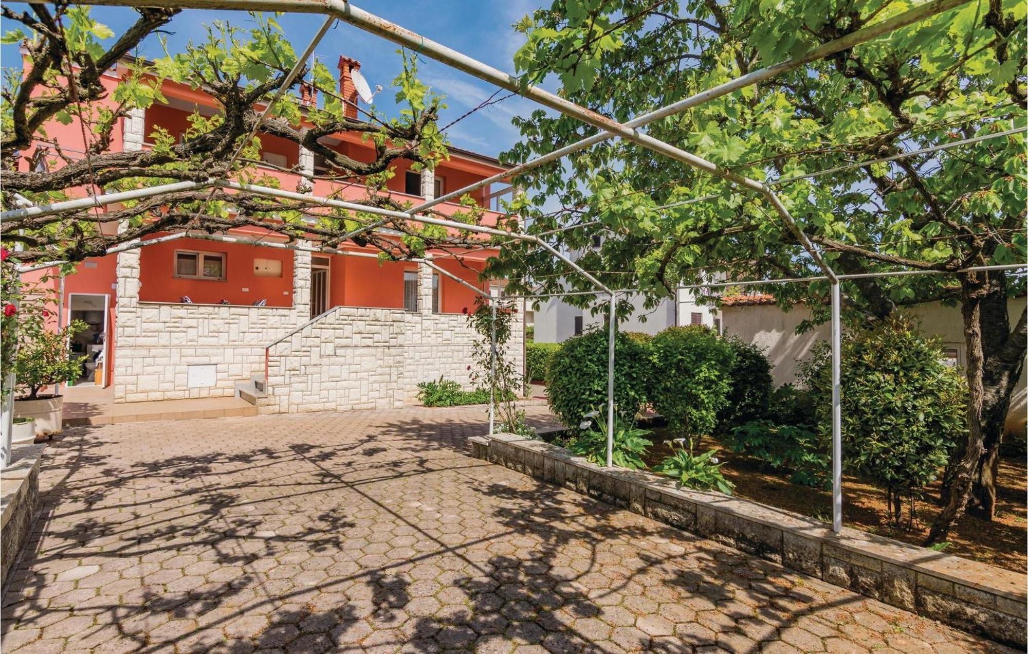 1 Bedroom Lovely Apartment In Rovinj Exterior foto